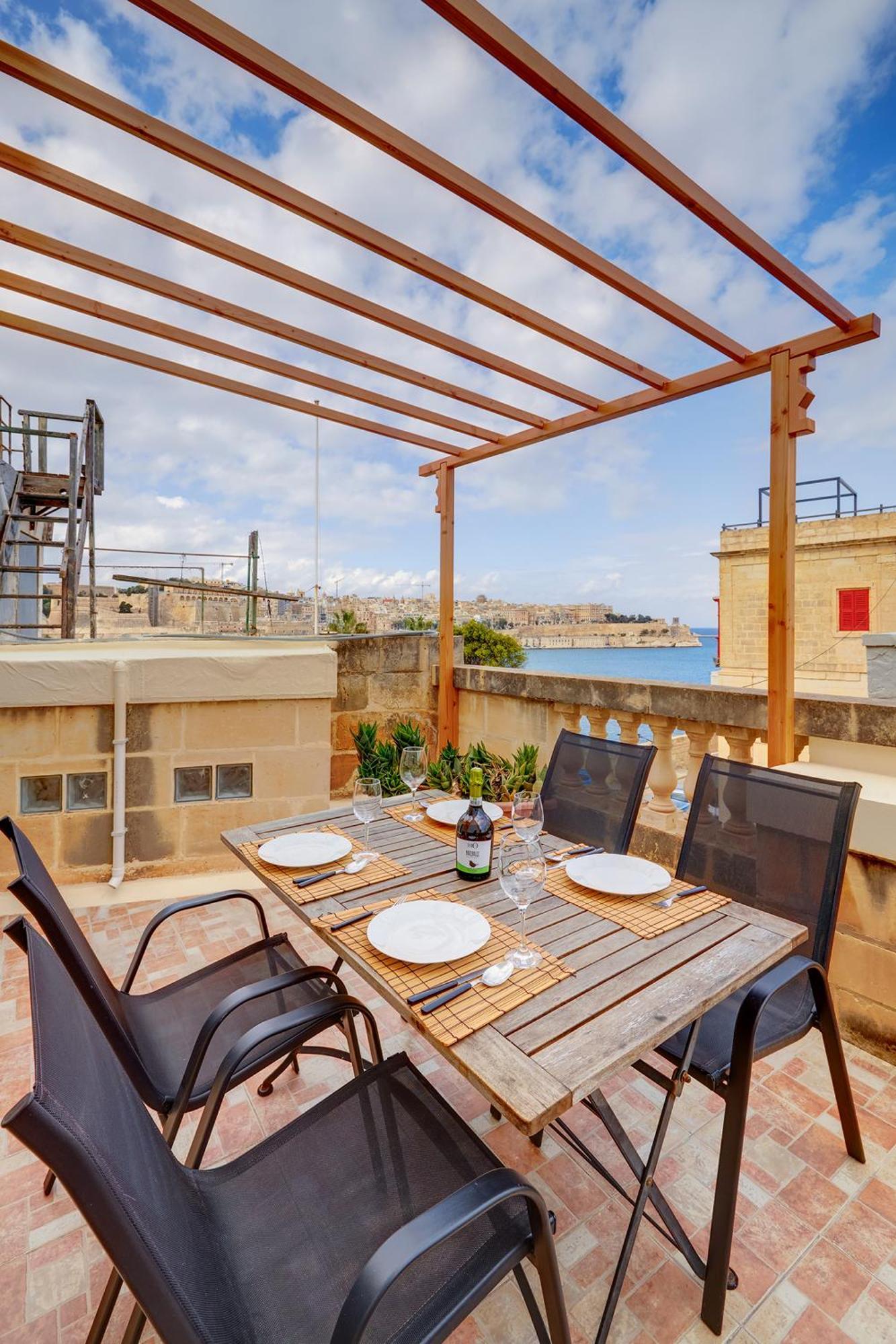 Traditional Maltese Townhouse, Roof Terrace And Views Senglea Luaran gambar